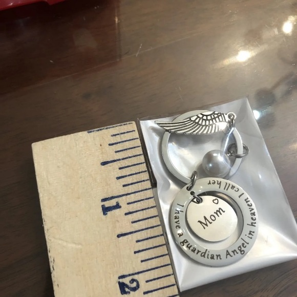 mom memorial key chain With Wing And Pearl - Picture 4 of 6